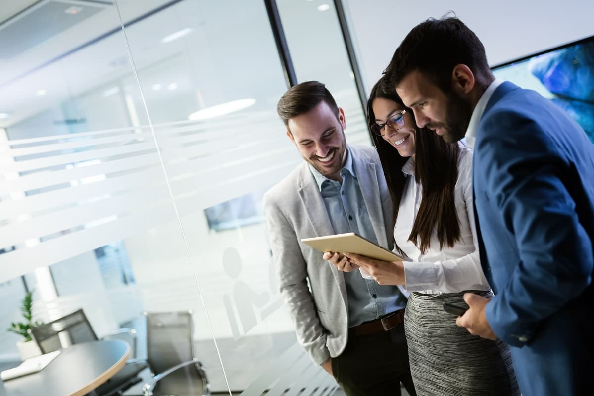 equipo de personas absentismo laboral