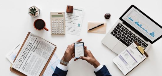 manos-oficina-kpis-indicadores